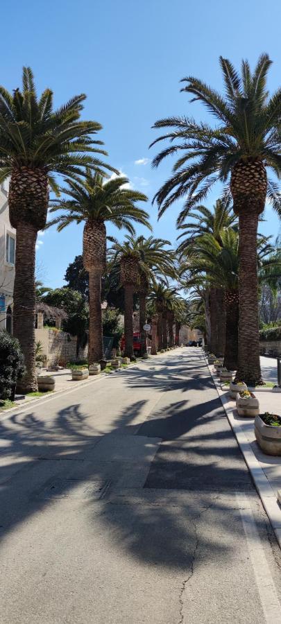 Apartman Luri Sutivan Dış mekan fotoğraf